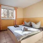 Schwalbennest Buschvitz
