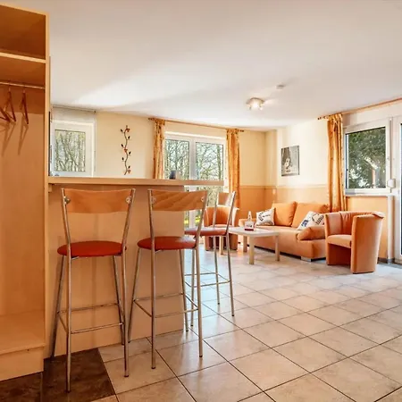 Schwalbennest Buschvitz