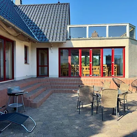 Schwalbennest Buschvitz